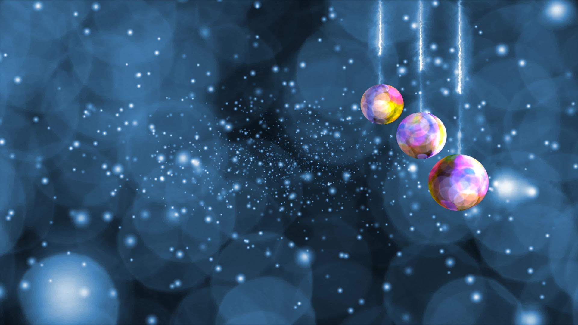 圣诞主题彩色光球挂在天花板上bokeh深蓝亮视频的预览图