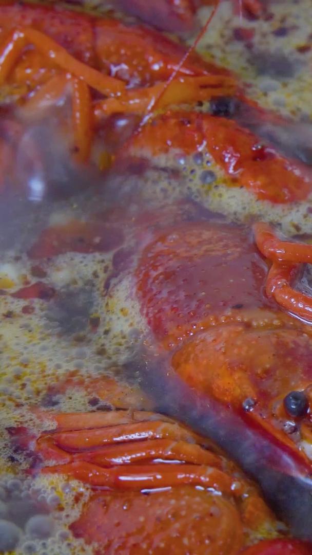 红烧小龙虾汤滚动诱人美食视频的预览图