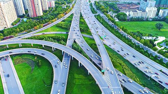 郑州市区交通立交桥航拍视频的预览图