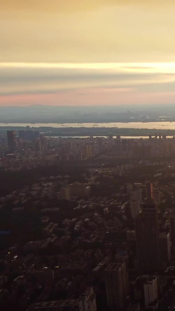 南京紫峰日落航拍视频的预览图