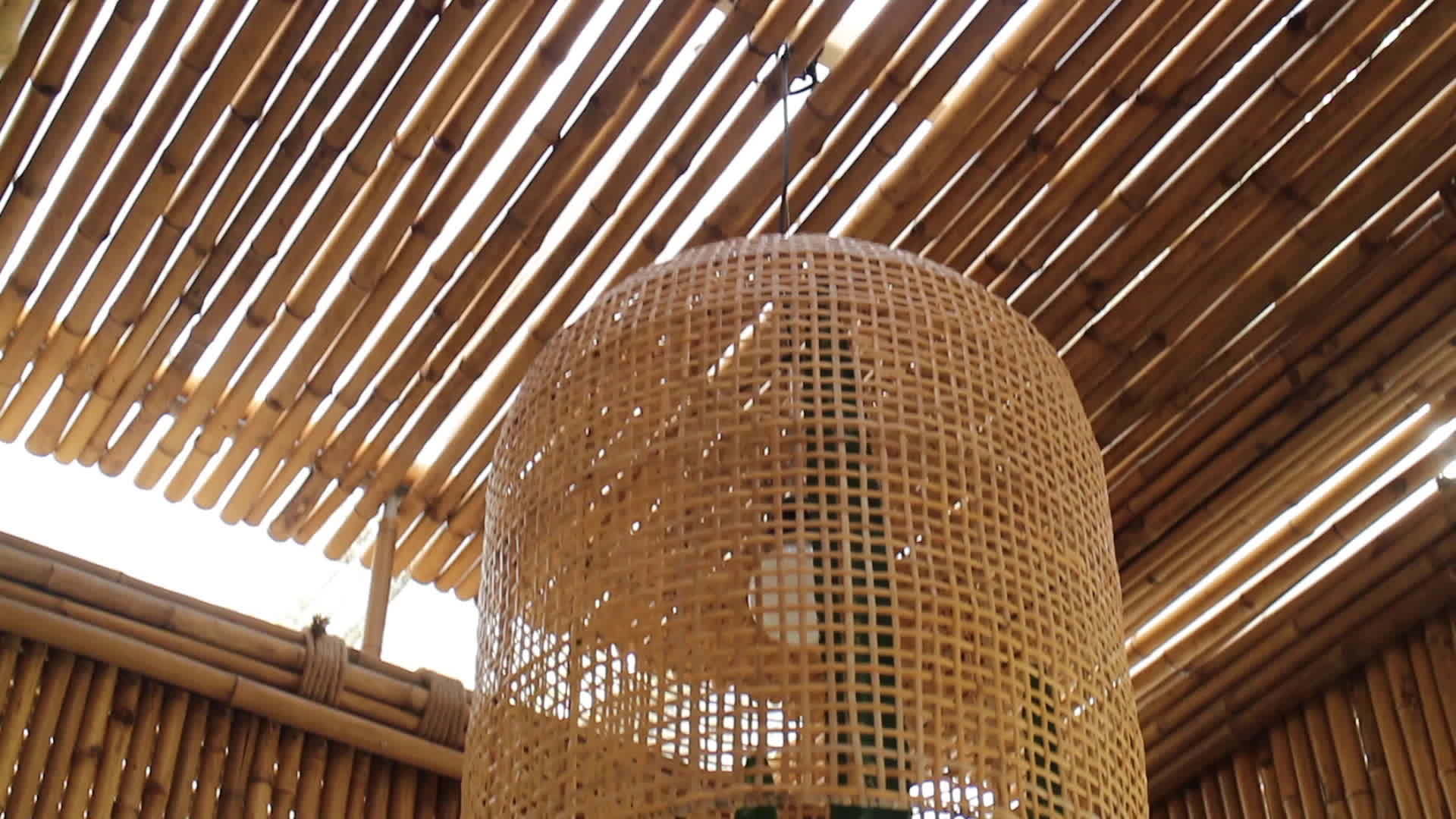 室内建筑设计度假村建造小竹屋视频的预览图