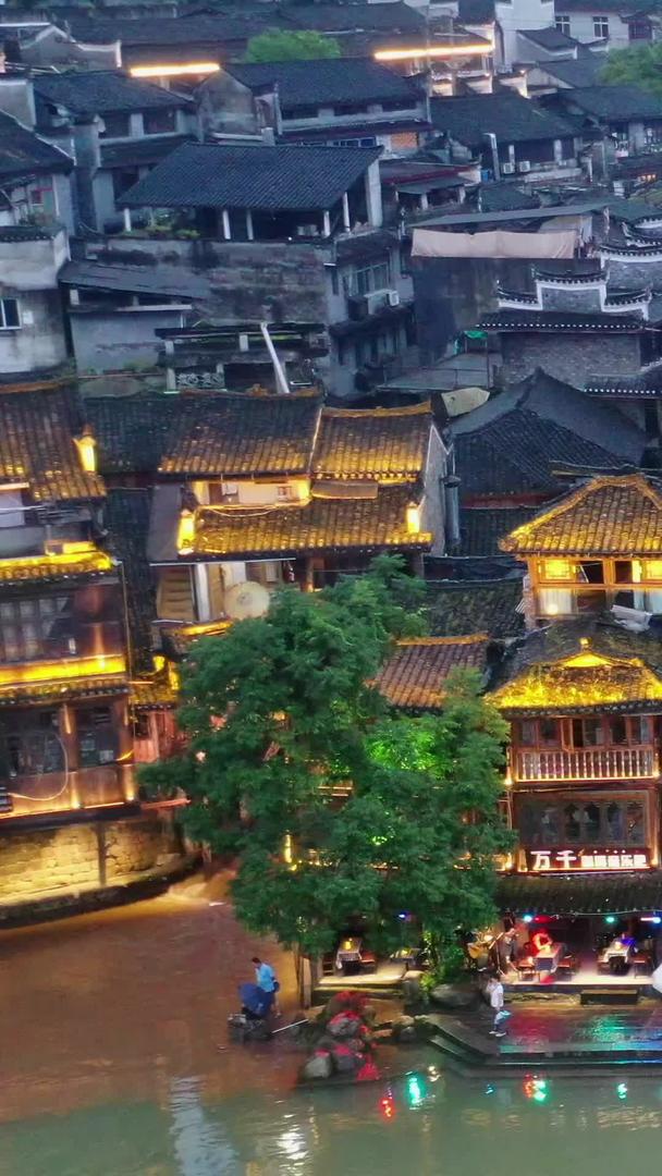 湖南凤凰古城吊脚楼航拍视频视频的预览图