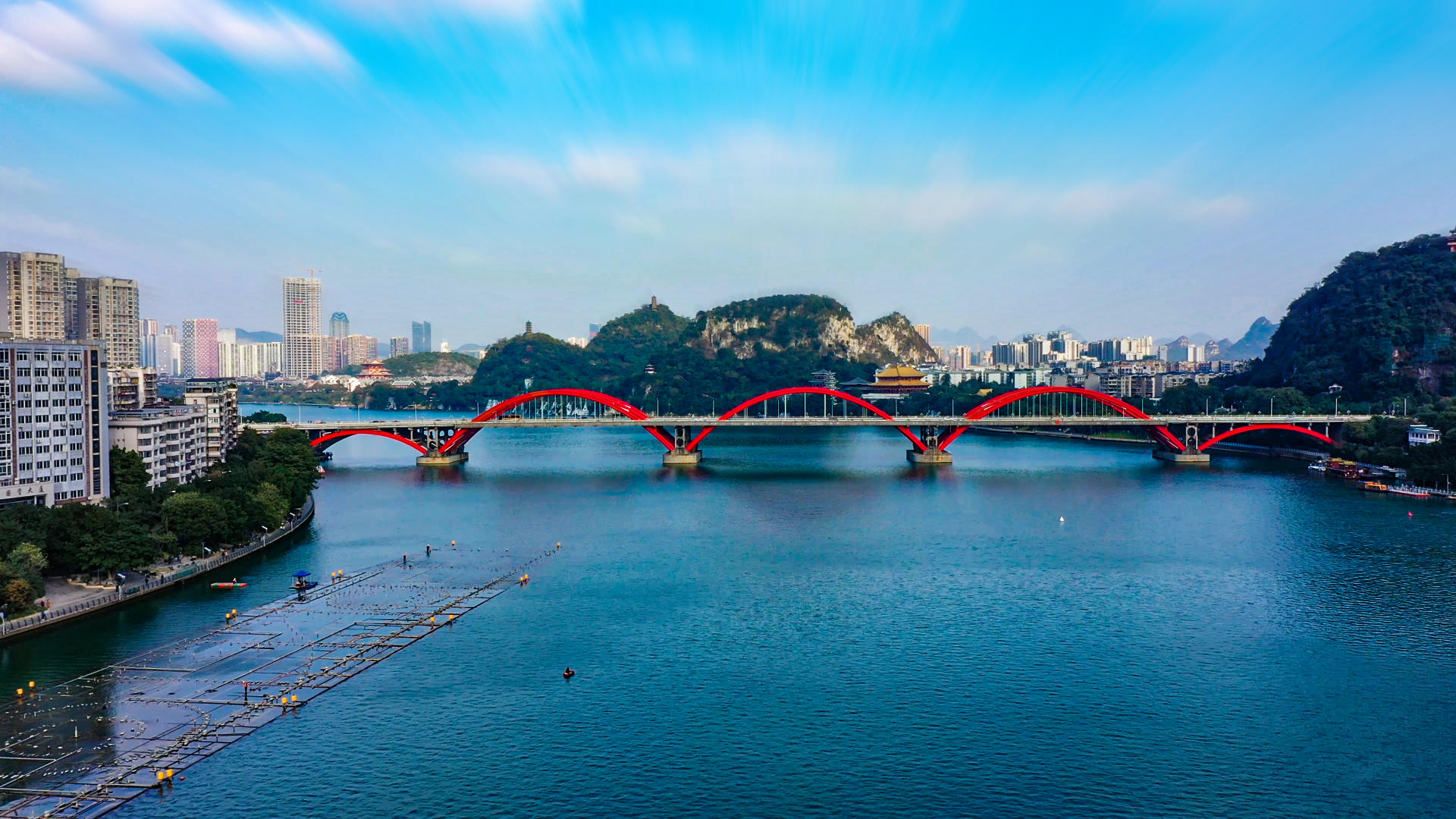 4K航拍柳州地标文惠大桥视频的预览图