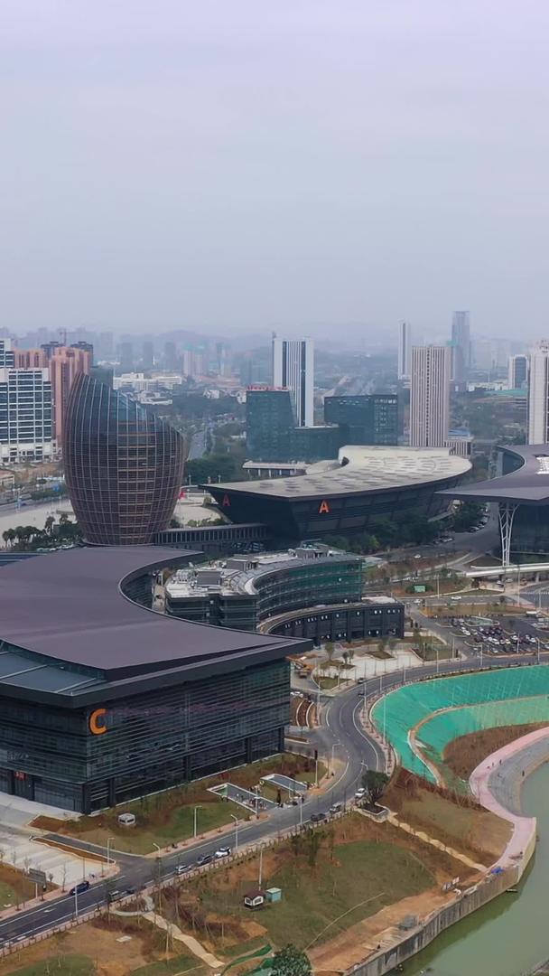柳州国际会展中心航拍视频的预览图