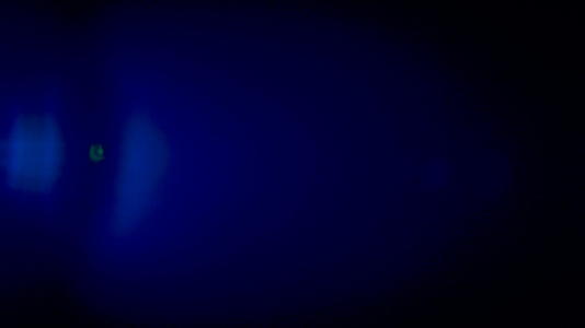 黑色背景上的孤立冷镜头照明子弹视频的预览图