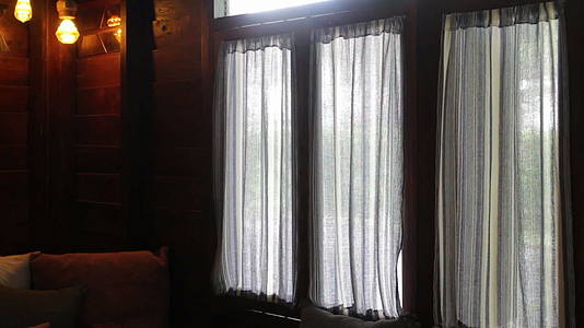 窗帘是透明的视频的预览图