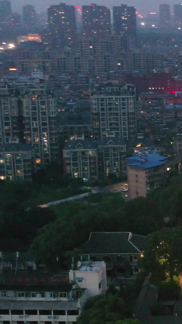 安徽安庆迎江寺夜景航拍视频视频的预览图
