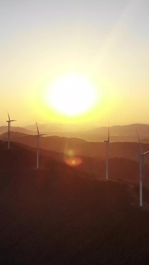 湖南长沙神仙岭风力发电厂落日视频的预览图