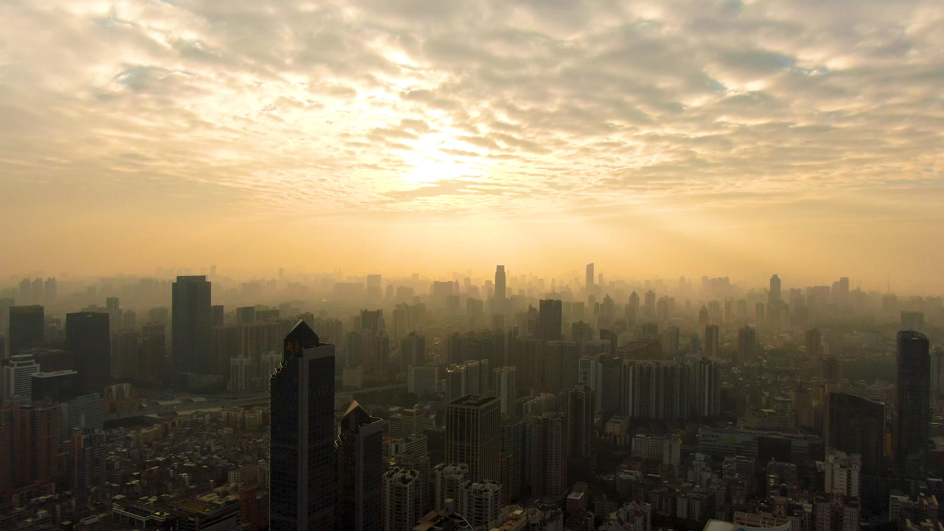 4K航拍广州城市日落视频的预览图