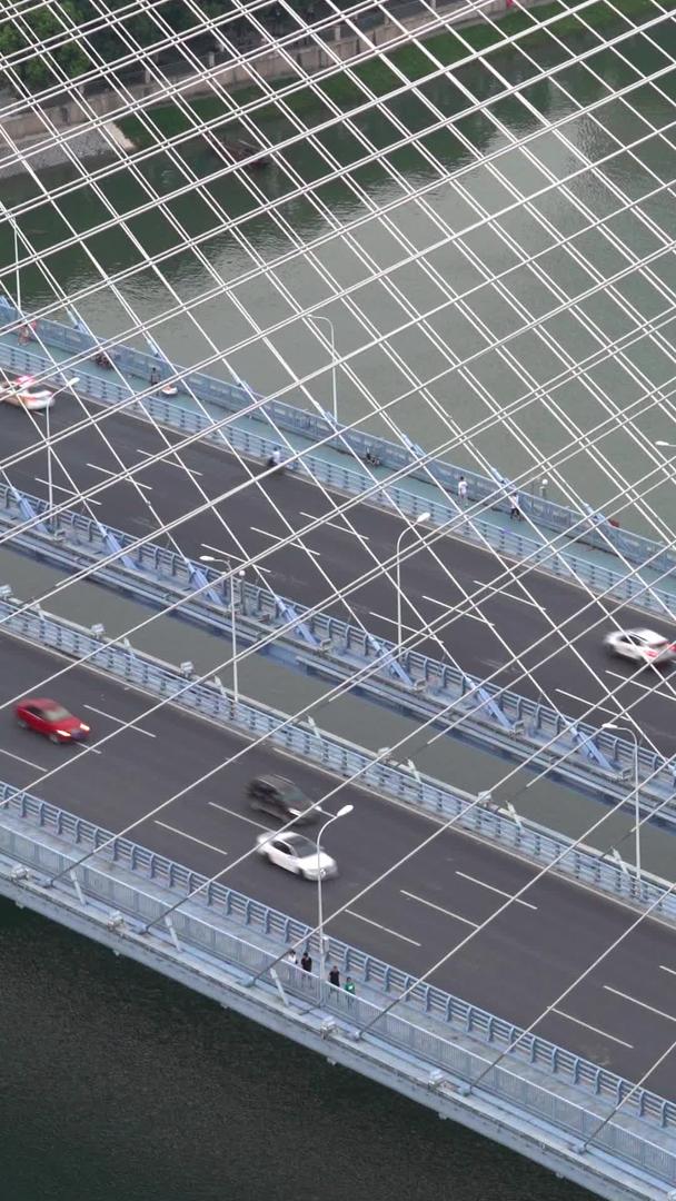 城市立交桥上繁忙的交通高清视频视频的预览图