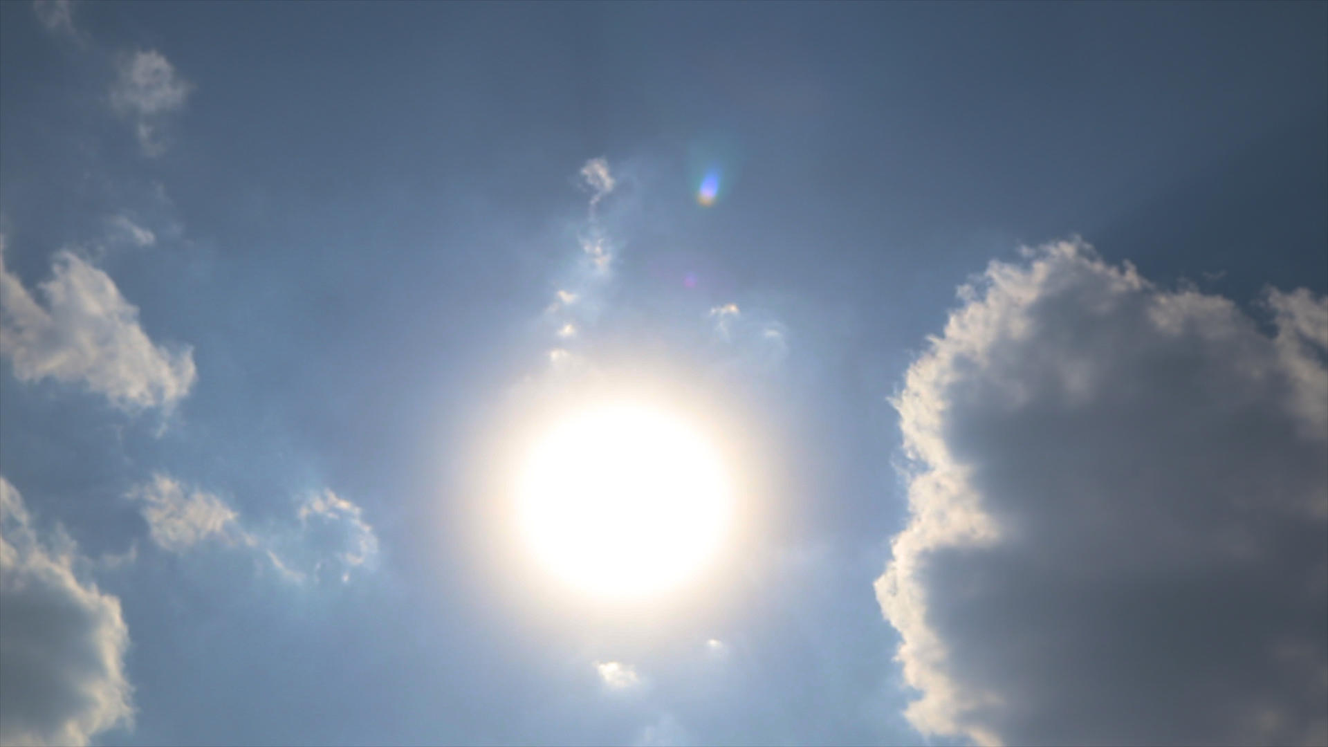 拍摄中的炙热的大太阳4k延时素材视频的预览图