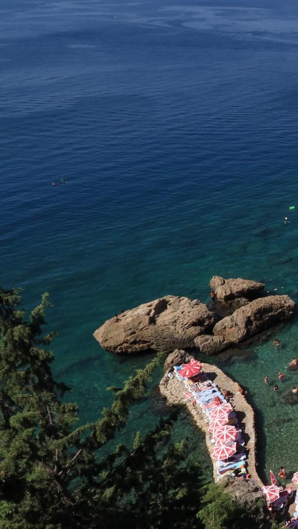 土耳其地中海旅游城市安塔利亚海滨度假游泳实拍视频视频的预览图