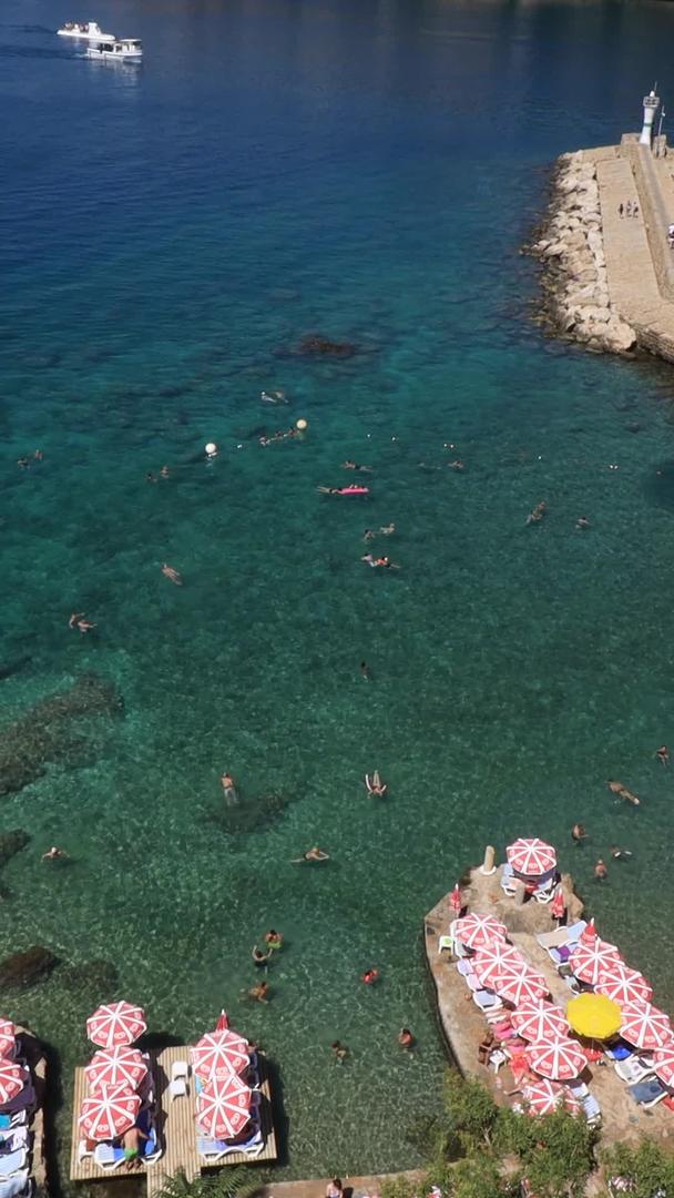 土耳其地中海旅游城市安塔利亚海滨度假游泳实拍视频视频的预览图