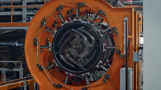 技术车间机器人轮胎生产机制工作流程视频的预览图