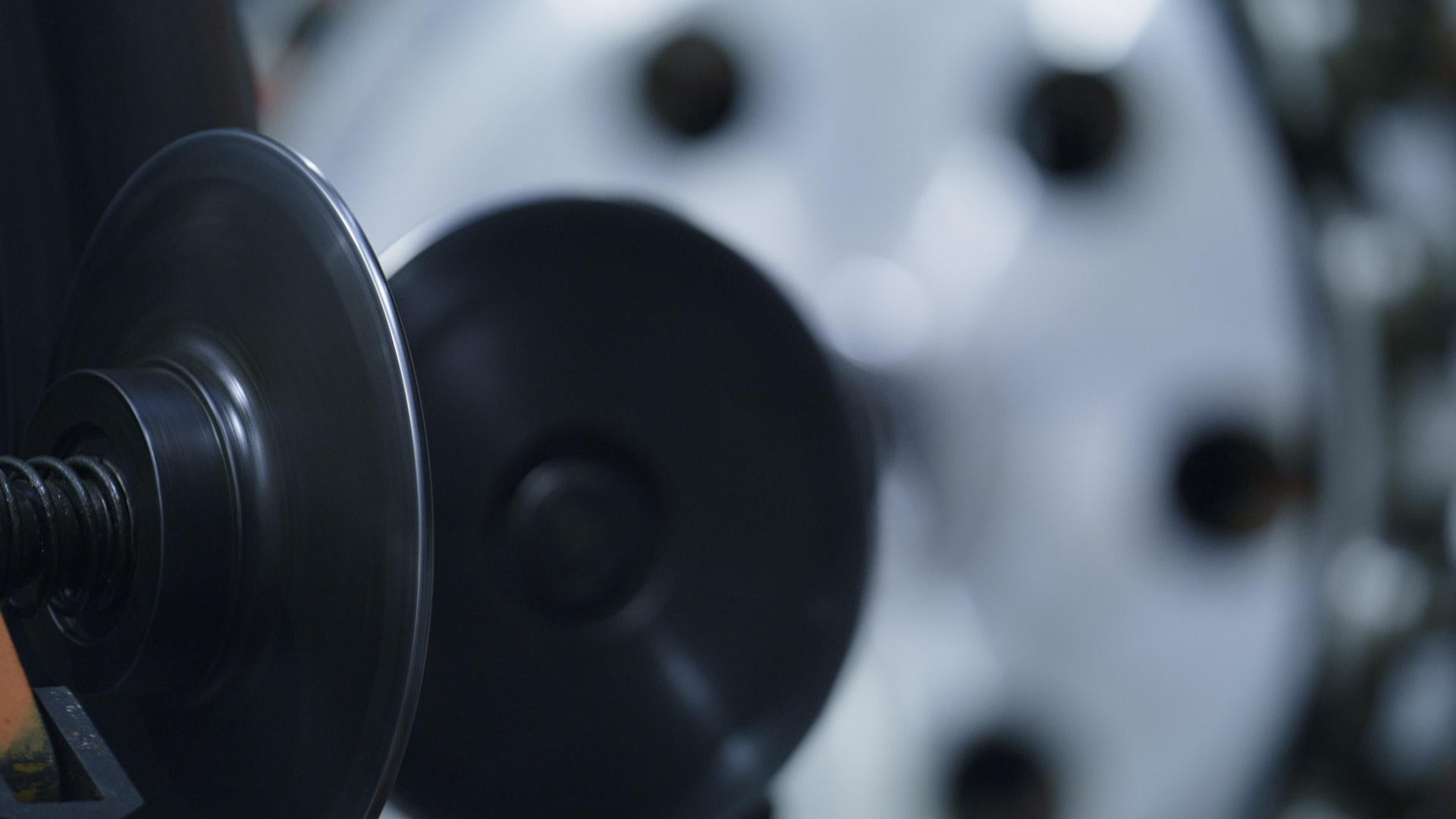 详细的轮胎厂机器人工厂纺纱工作在自动化机器人工厂视频的预览图