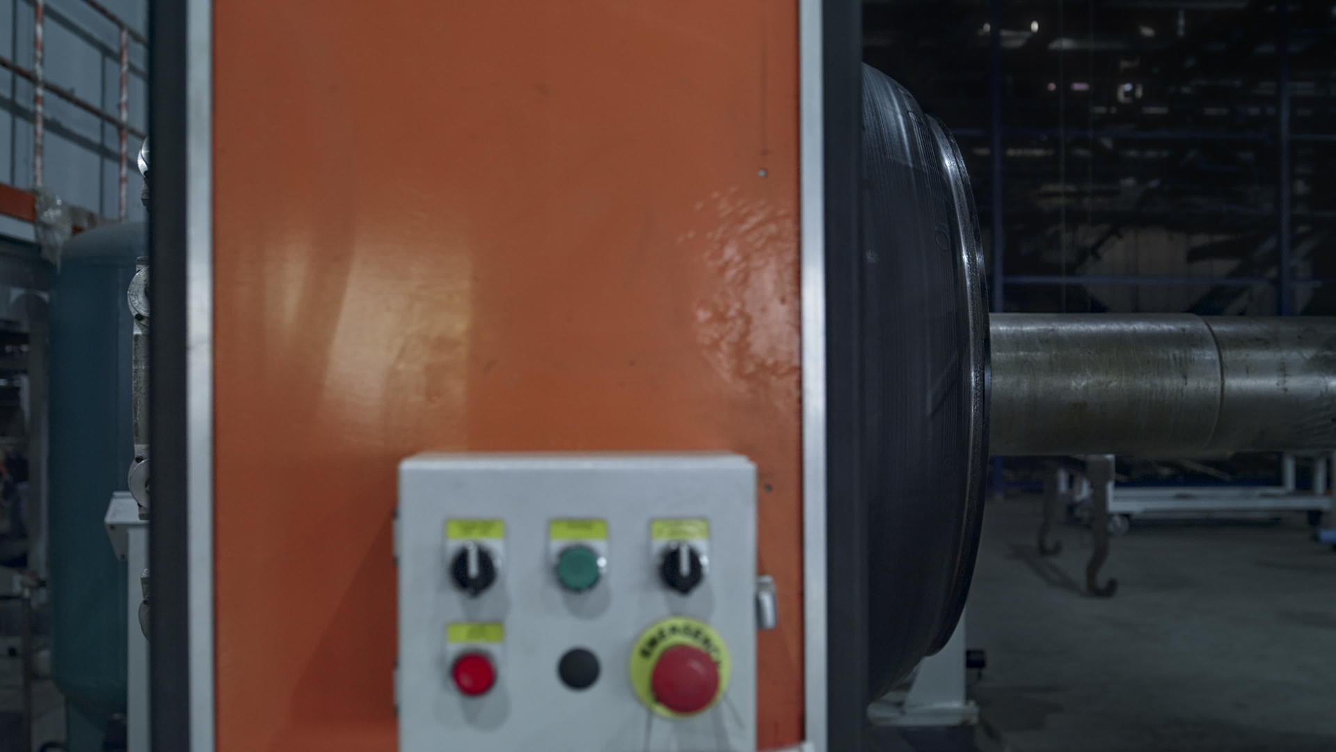 技工厂汽车轮胎生产机工作流程视频的预览图