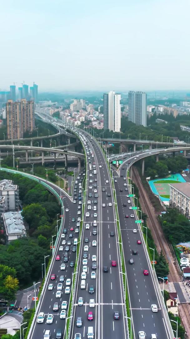 南京双桥门高架交通枢纽航拍延时视频的预览图