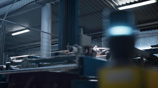 制造仓库机械在现代自动化装运储存中工作视频的预览图