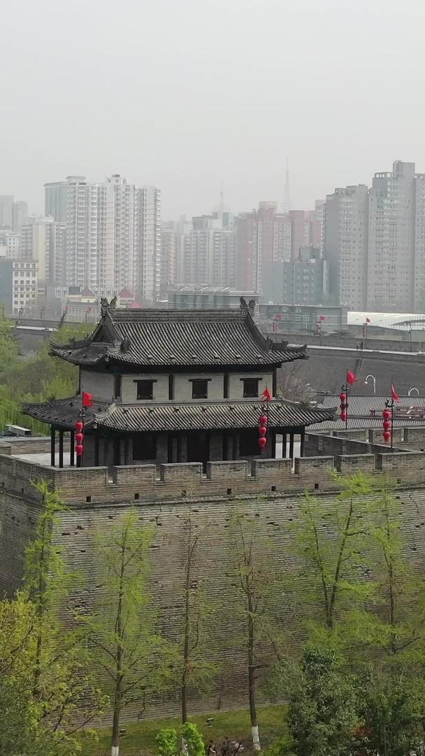 西安城墙古建筑航拍视频视频的预览图