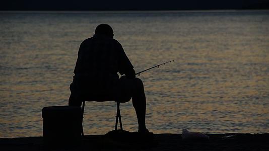 渔民捕鱼活动视频的预览图