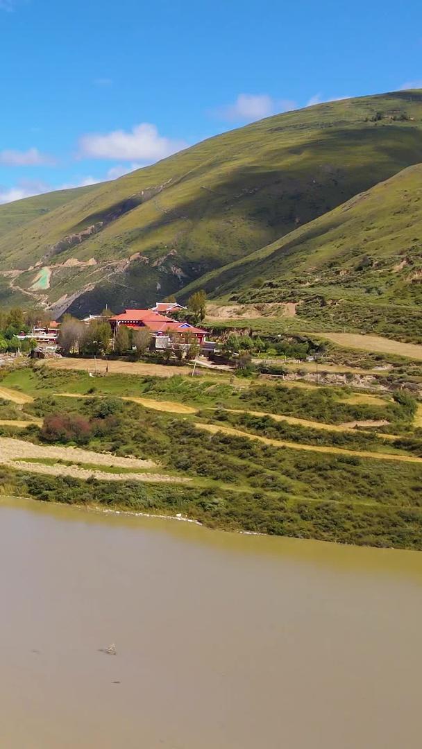 阿坝高原乡村自然景观航拍视频的预览图
