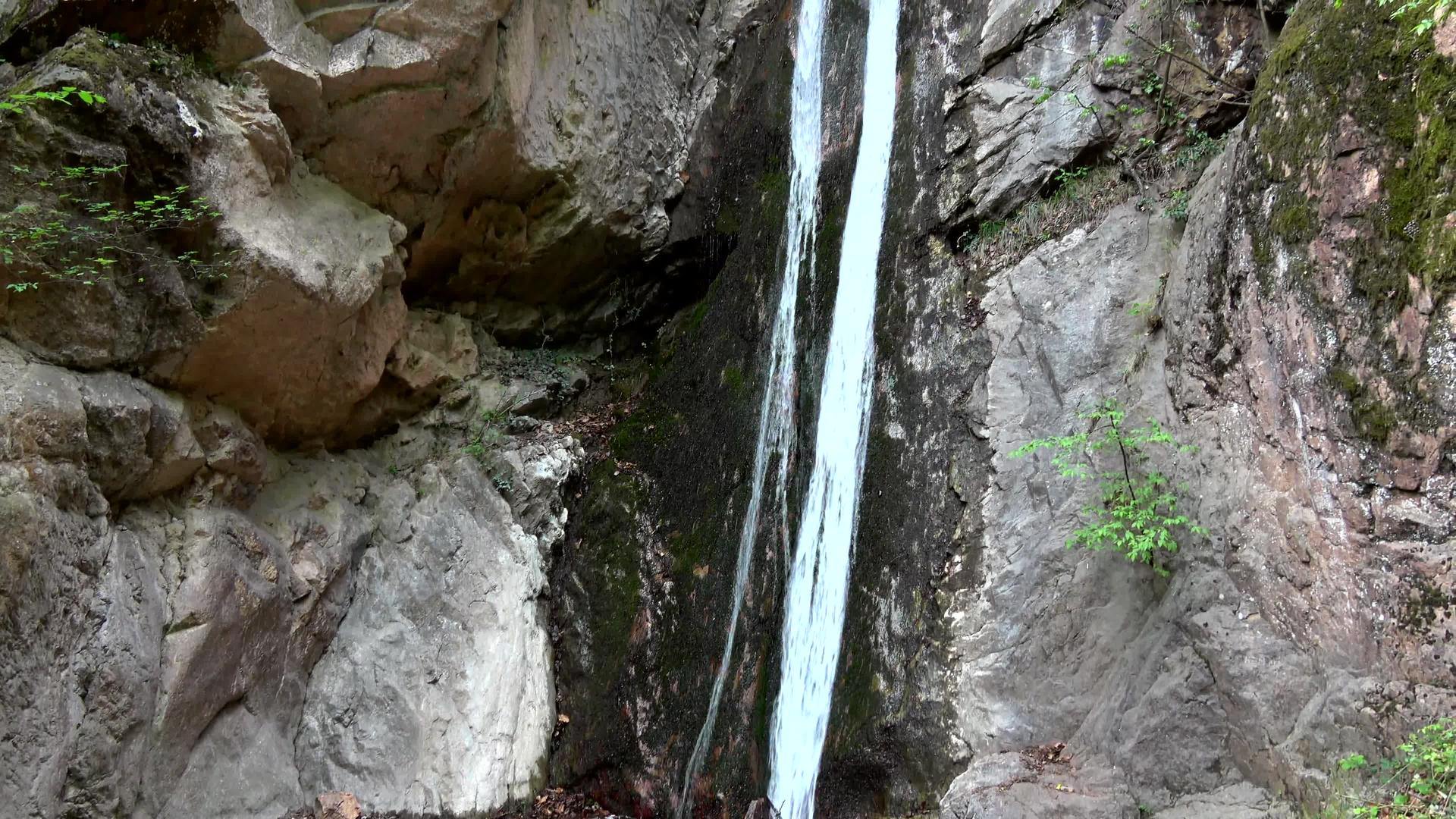 拉斯坦巴赫峡谷南特罗尔意大利视频的预览图