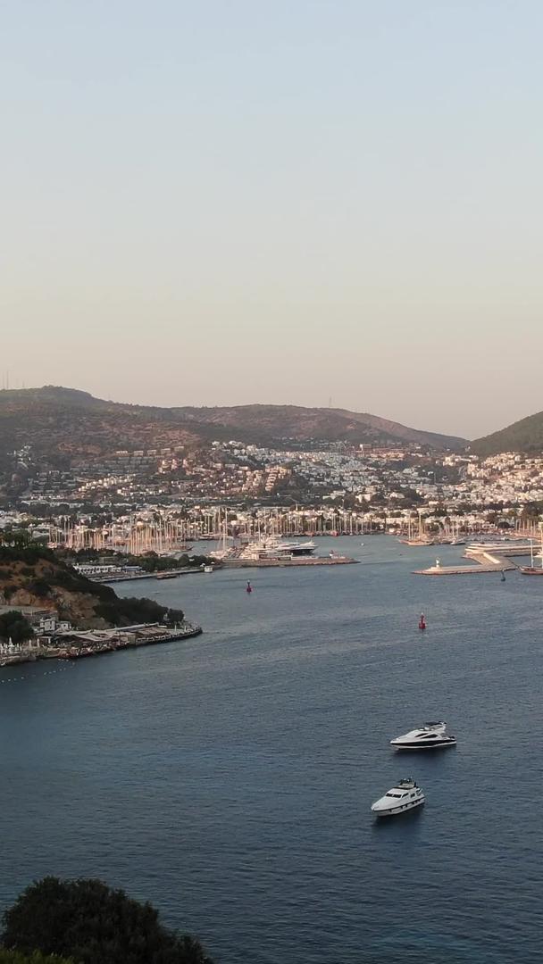 著名的旅游城市土耳其航拍博德鲁姆城市风景视频的预览图