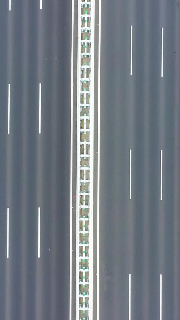 高架路上的车流量视频的预览图