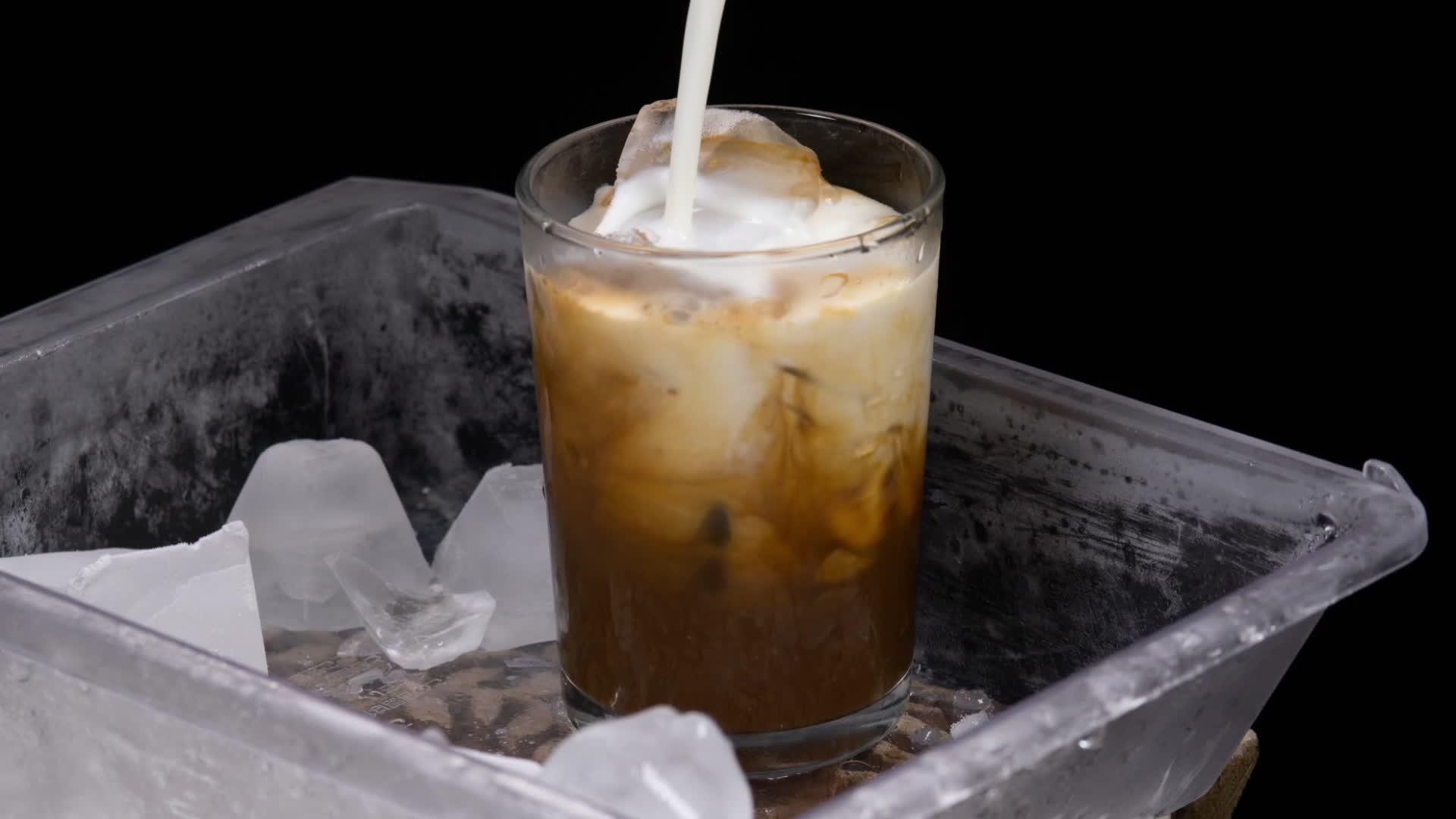 冰咖啡拿铁视频的预览图