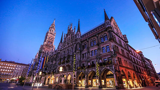 欧洲德国旅游名城慕尼黑旅游景点主教堂夜景延时视频视频的预览图