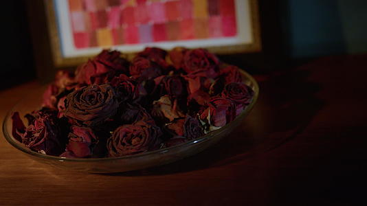 干玫瑰花瓣视频的预览图
