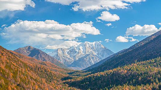 亚拉雪山8K延时视频的预览图