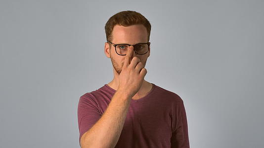 肖像短智能男眼镜视频的预览图