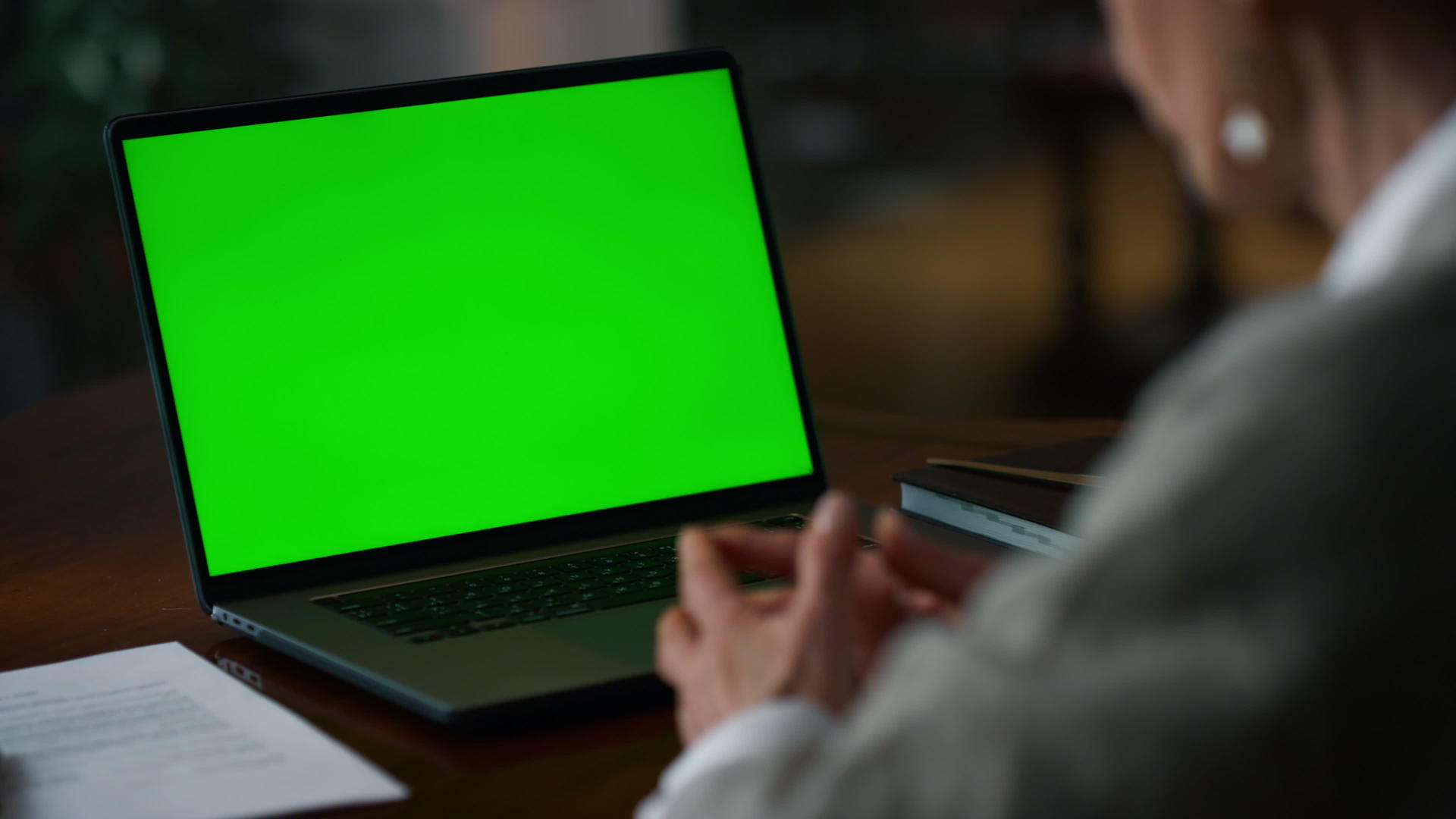 绿幕笔记本电脑视频的预览图