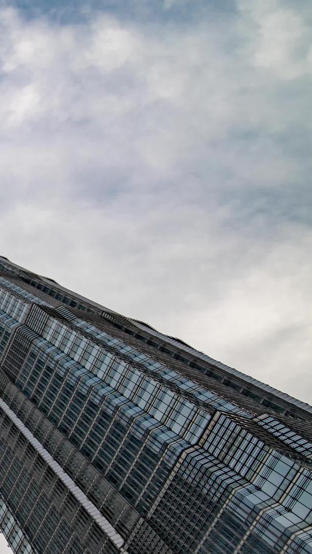 上海地标城市三件套高层建筑仰拍大楼天空延时摄影视频的预览图