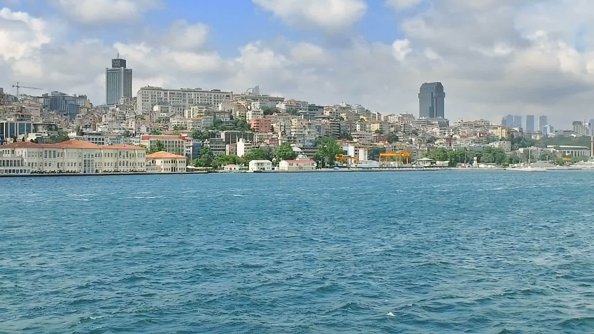 位于伊斯坦布尔的马巴哈斯宫伊斯坦布尔视频的预览图