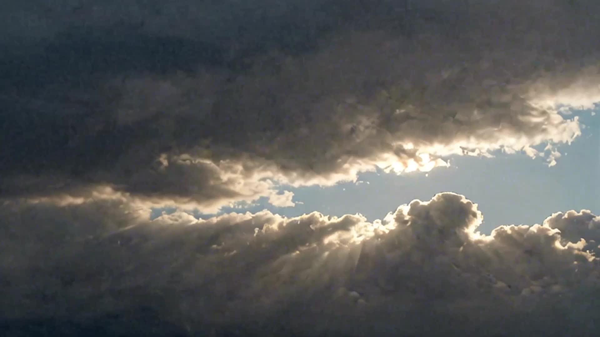 蓝天白云天空背景视频视频的预览图