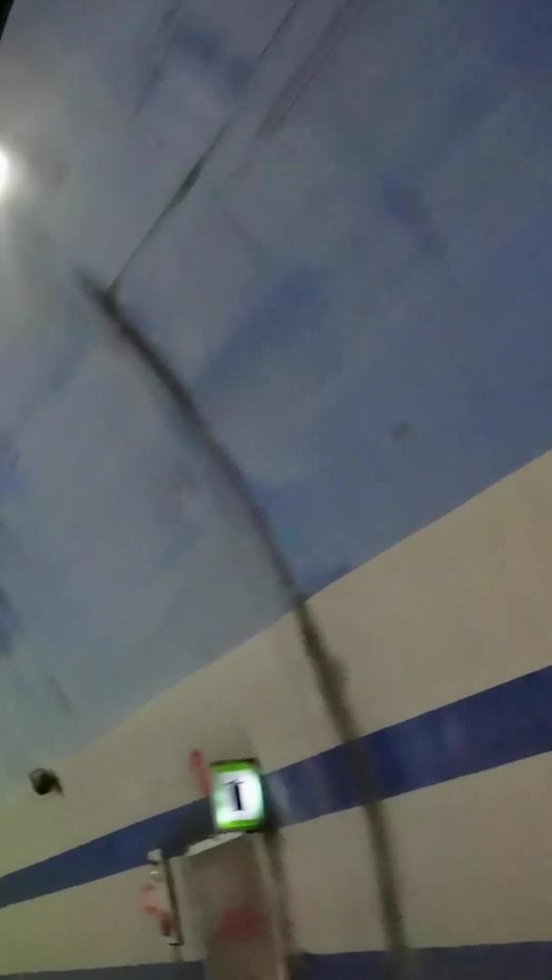 高速公路山底隧道驾驶视角素材视频的预览图