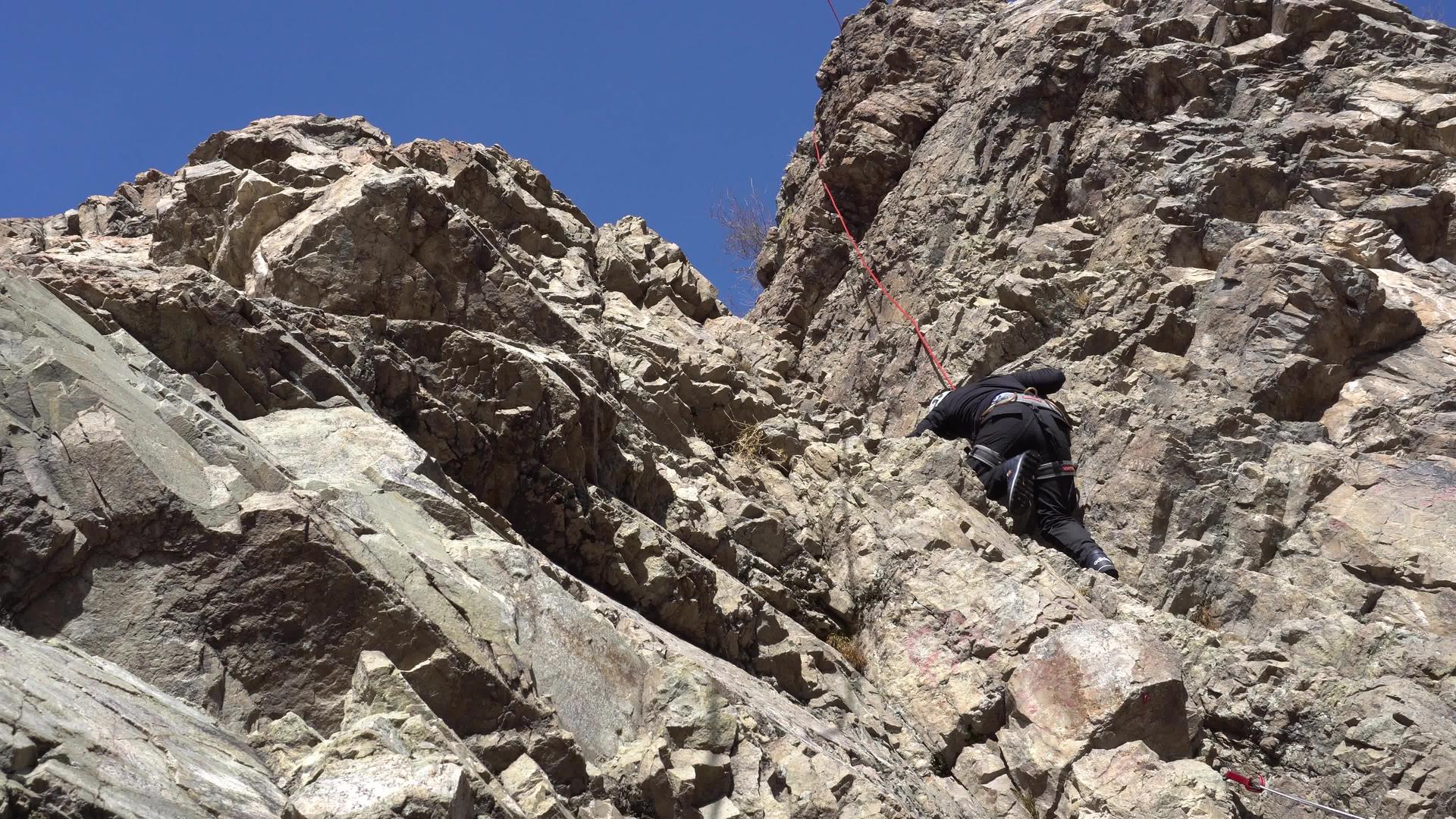 攀岩培训和合伙人保险单位千美元视频的预览图