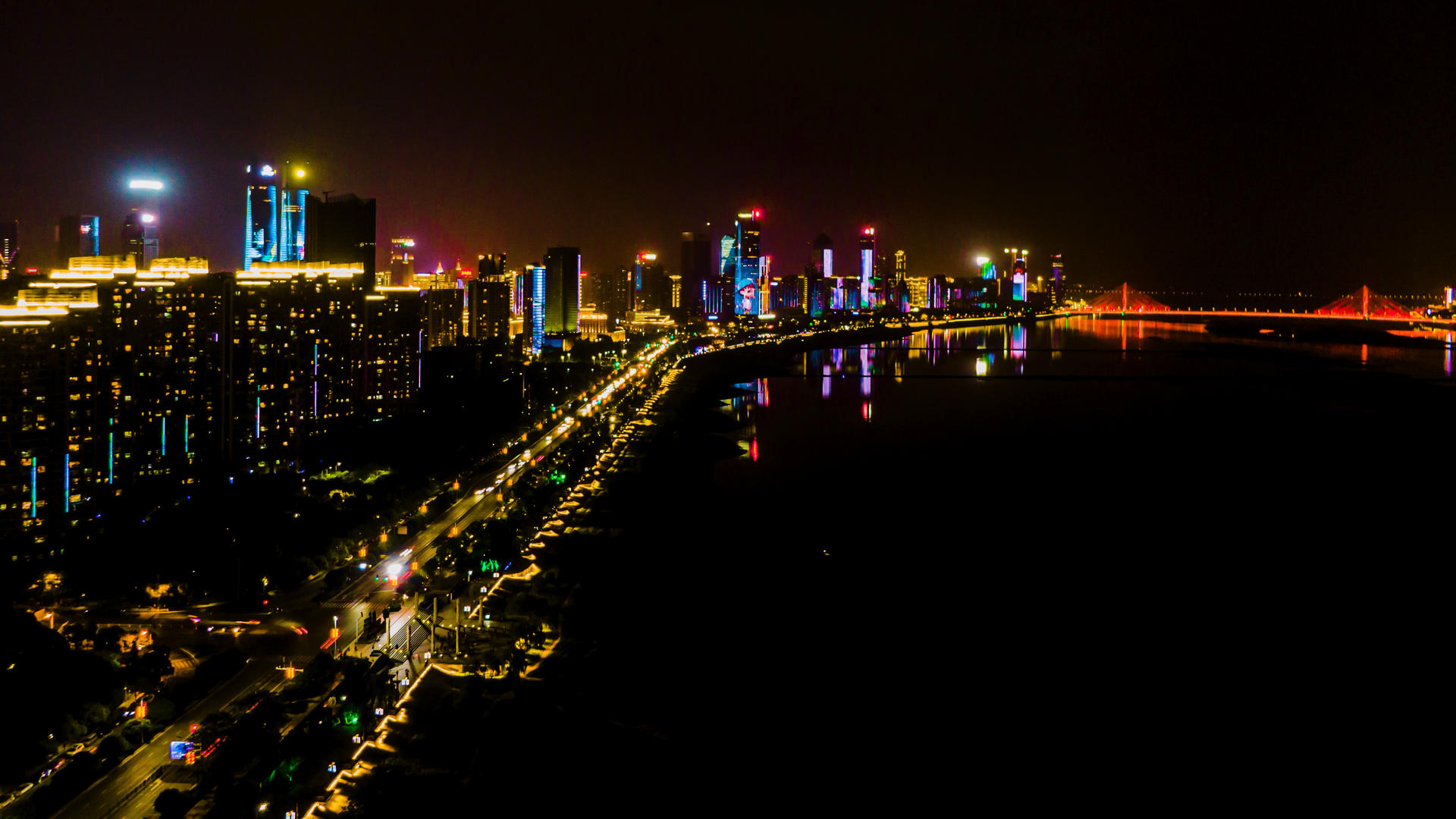 航拍南昌赣江中大道金融中心延时摄影视频的预览图
