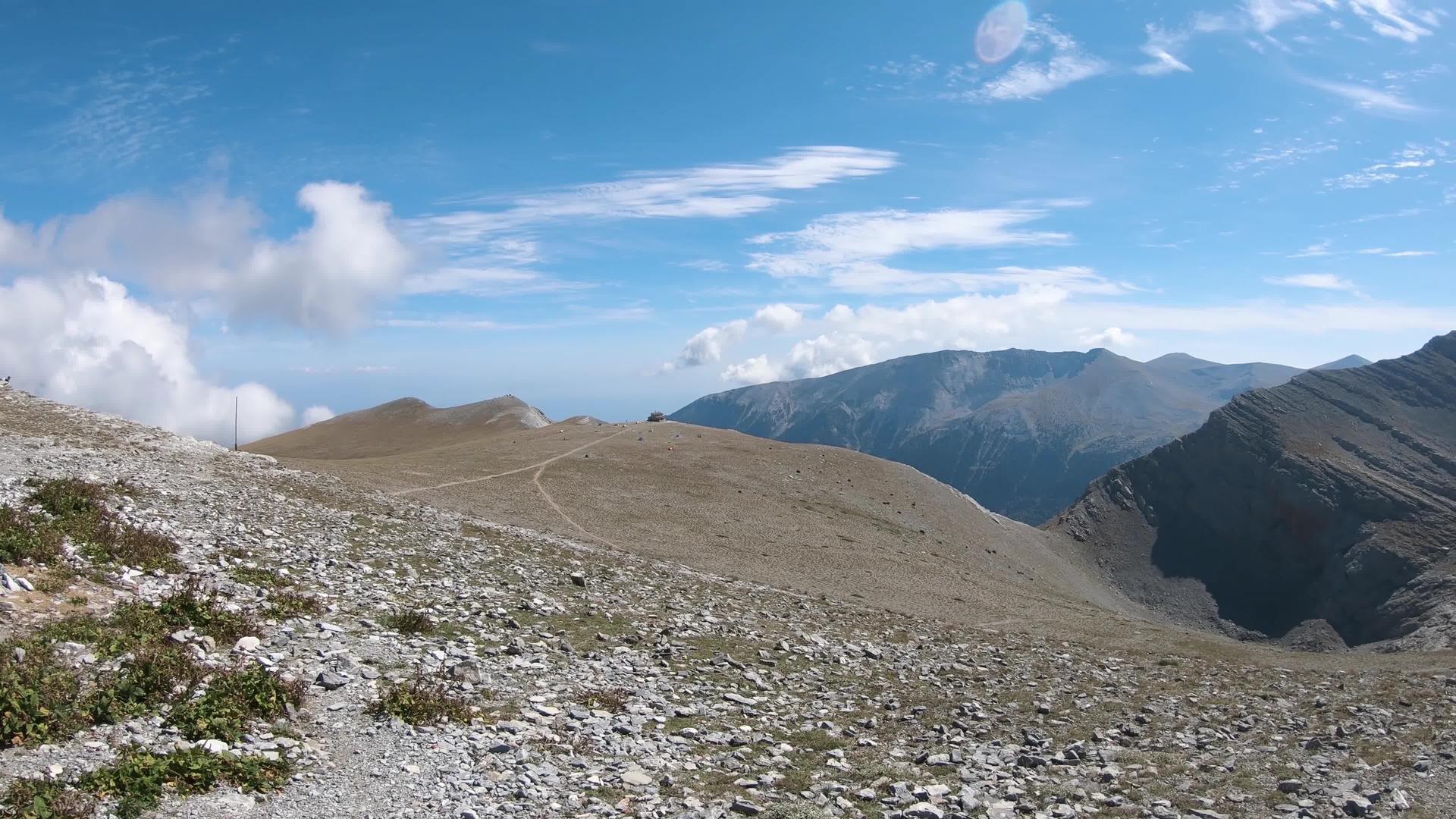 在希腊奥林匹斯山脊匹斯山脊上Mytikas壮丽的景色视频的预览图