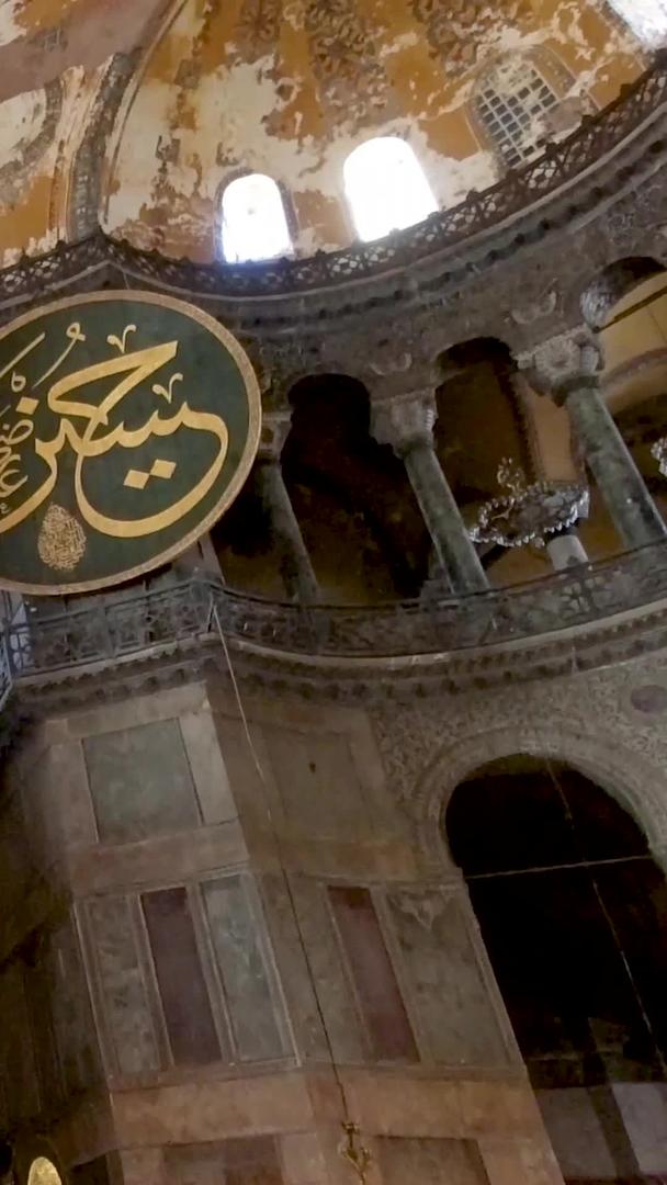 圣索菲亚土耳其大教堂的内部结构和穹顶视频的预览图