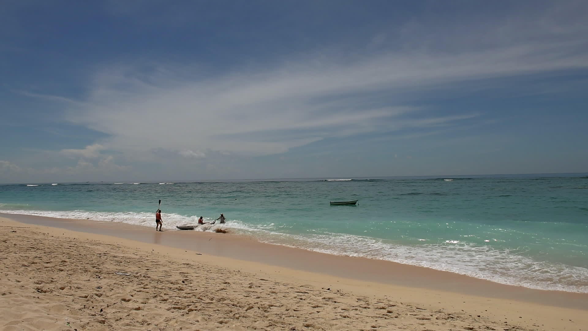 在海边的巴里印地安人潘达瓦海滩视频的预览图