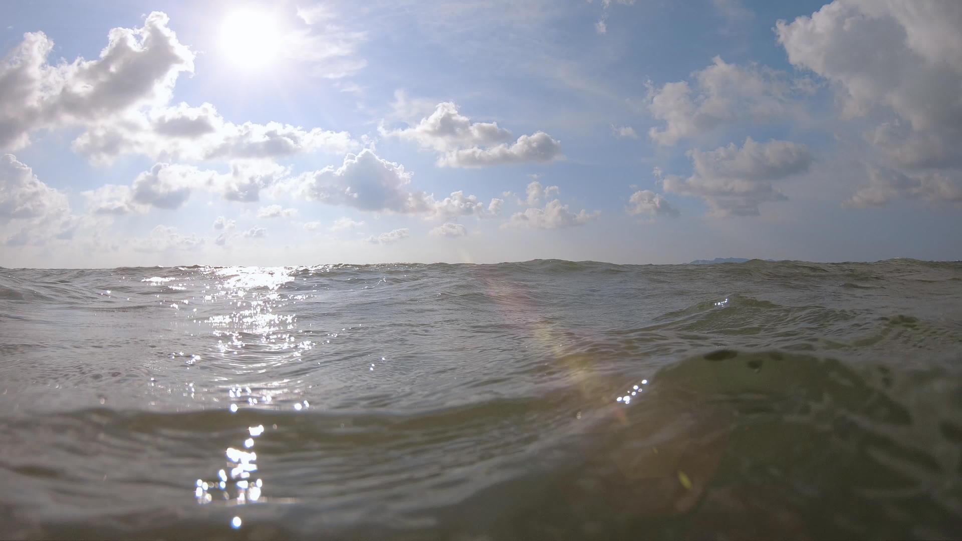 海面上的海浪视频的预览图