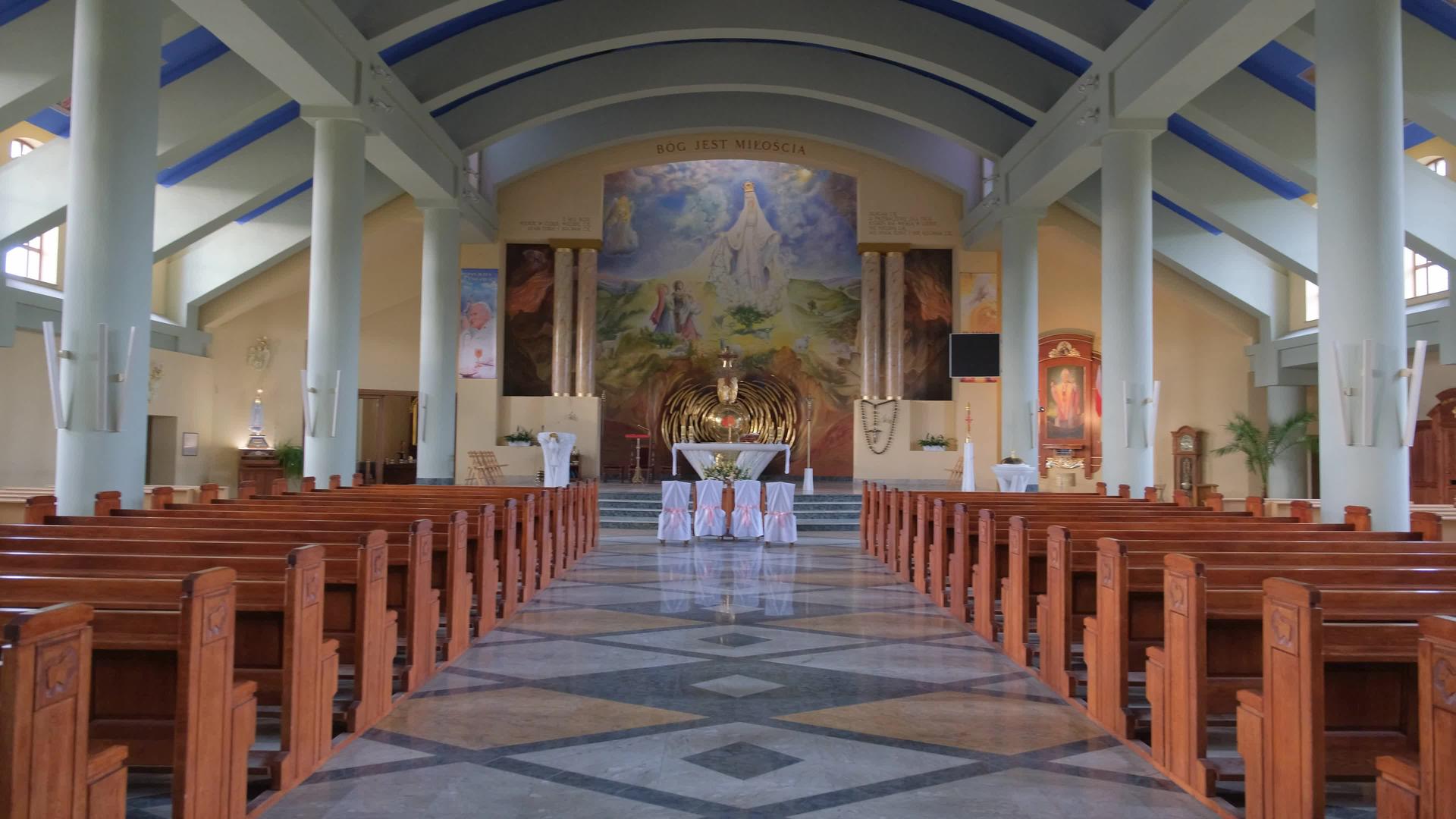 大型天主教教堂视频的预览图