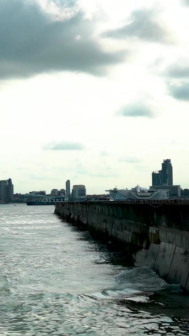 芭堤雅及泰国城市防波堤延时视频的预览图