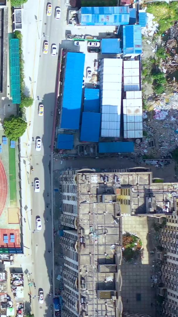 航空城市空旷的足球场视频的预览图