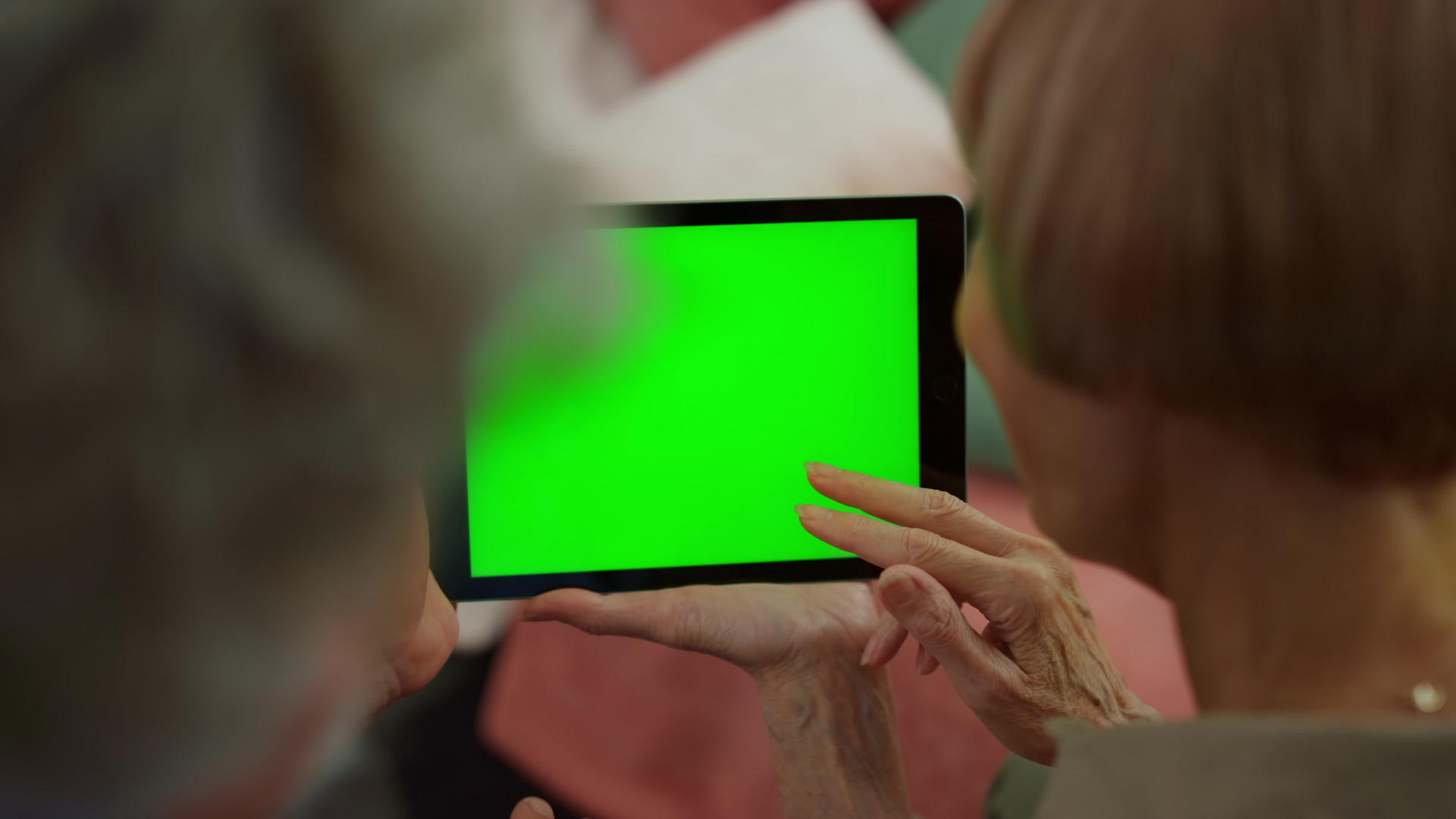 【不需要肖像权】绿屏数字平板电脑视频的预览图