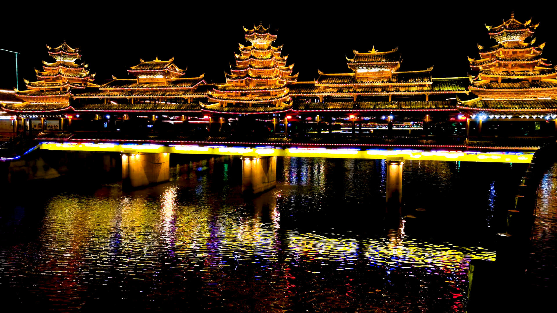 4k实拍贵州黔东南侗族风雨桥夜景延时摄影视频的预览图