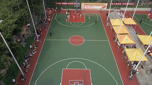 中小学校园篮球比赛活动视频的预览图